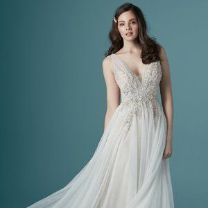 SOLD Meletta by Maggie Sottero 🤍👰🏼‍♀️ SIZE 12